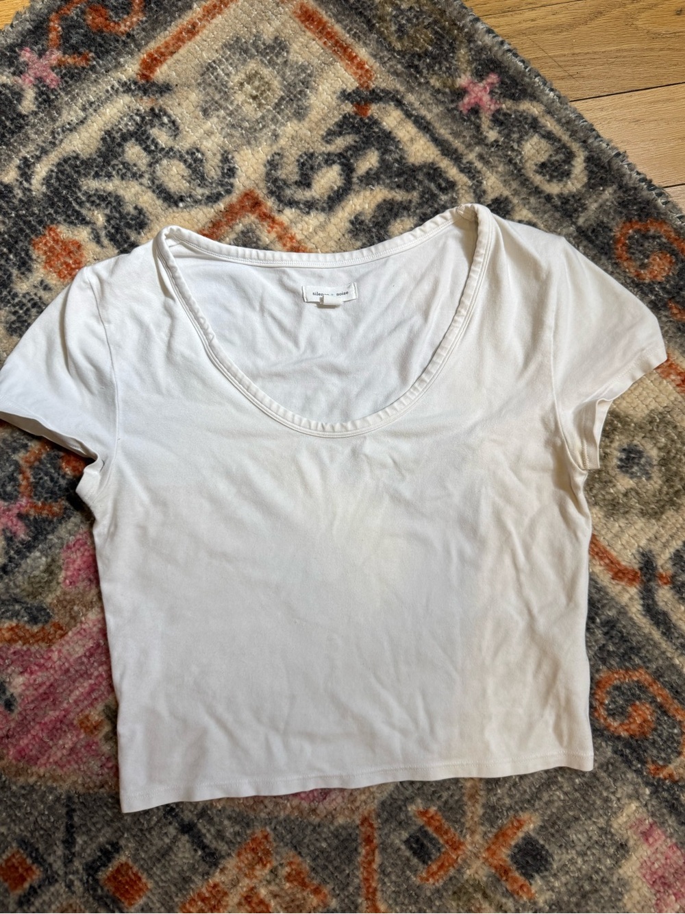 Silence + Noise White Crop Tee (M)